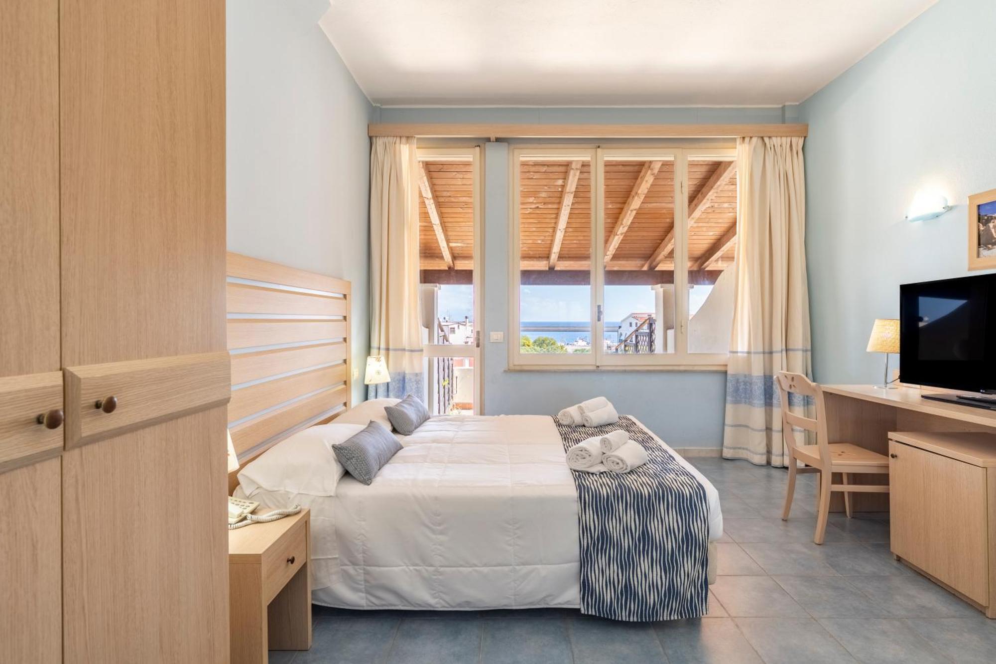 Cala Della Torre Resort 4*