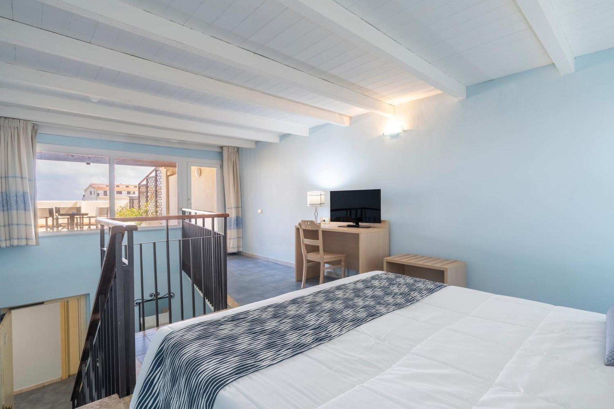 Resort Cala Della Torre 4*